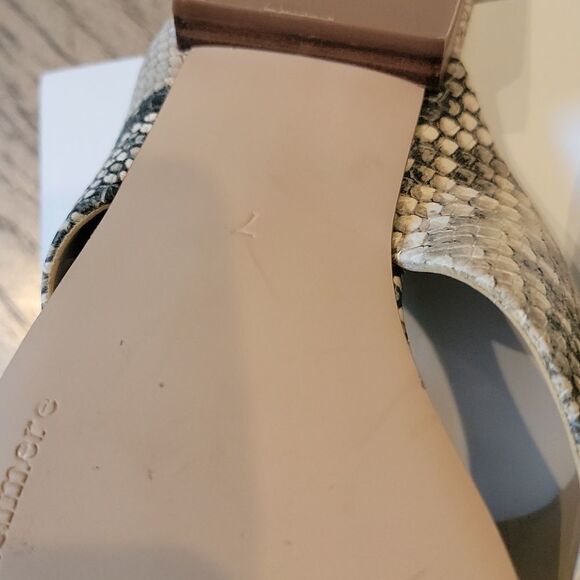 Cupcakes and Cashmere Revolve size 7 leather slipper sandals NWOT - Picture 5 of 7